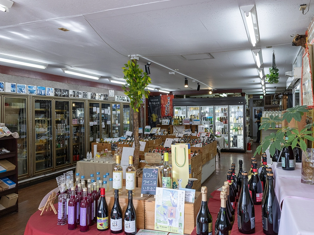 酒舗たかはし 店内