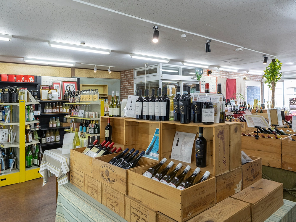 酒舗たかはし 店内