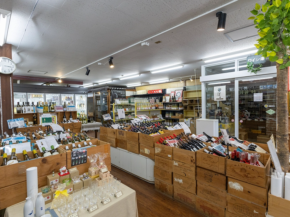 酒舗たかはし 店内
