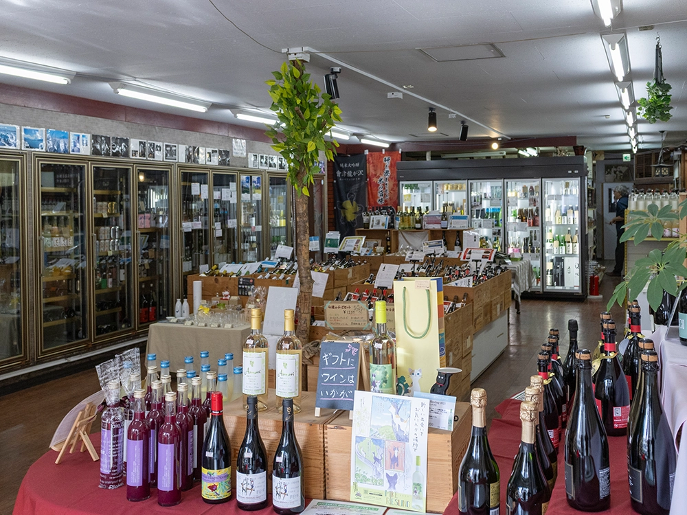 酒舗たかはし 店内